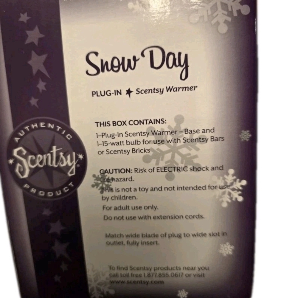 Scentsy Snow Day Plug-In Wax Warmer Holiday Snowflake Night Light Retired Rare - Picture 9 of 10